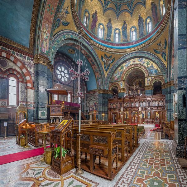 St_Sophia's_Greek_Orthodox_Cathedral_Interior_1,_London,_UK_-_Diliff.jpg