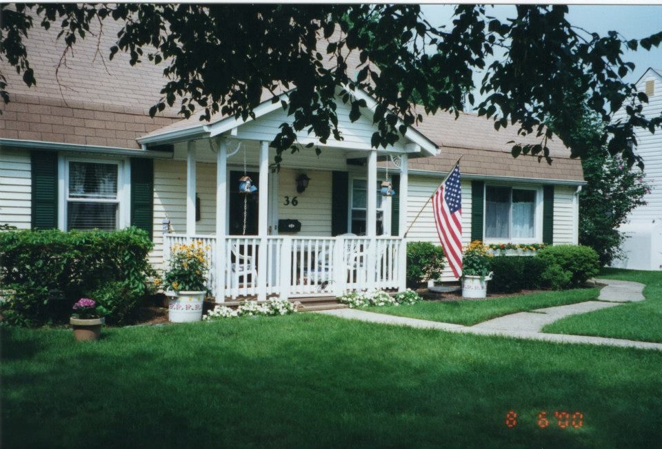 levittown house 2001.jpg