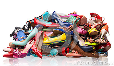 pile-various-female-shoes-over-white-29002499.jpg