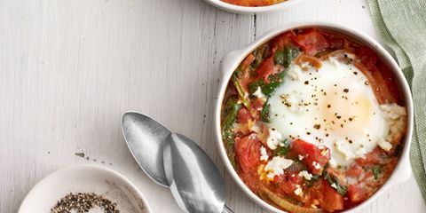 54e9913f1fc8e_-_baked-eggs-spinach-tomato-recipe-clv0313-xln.jpg