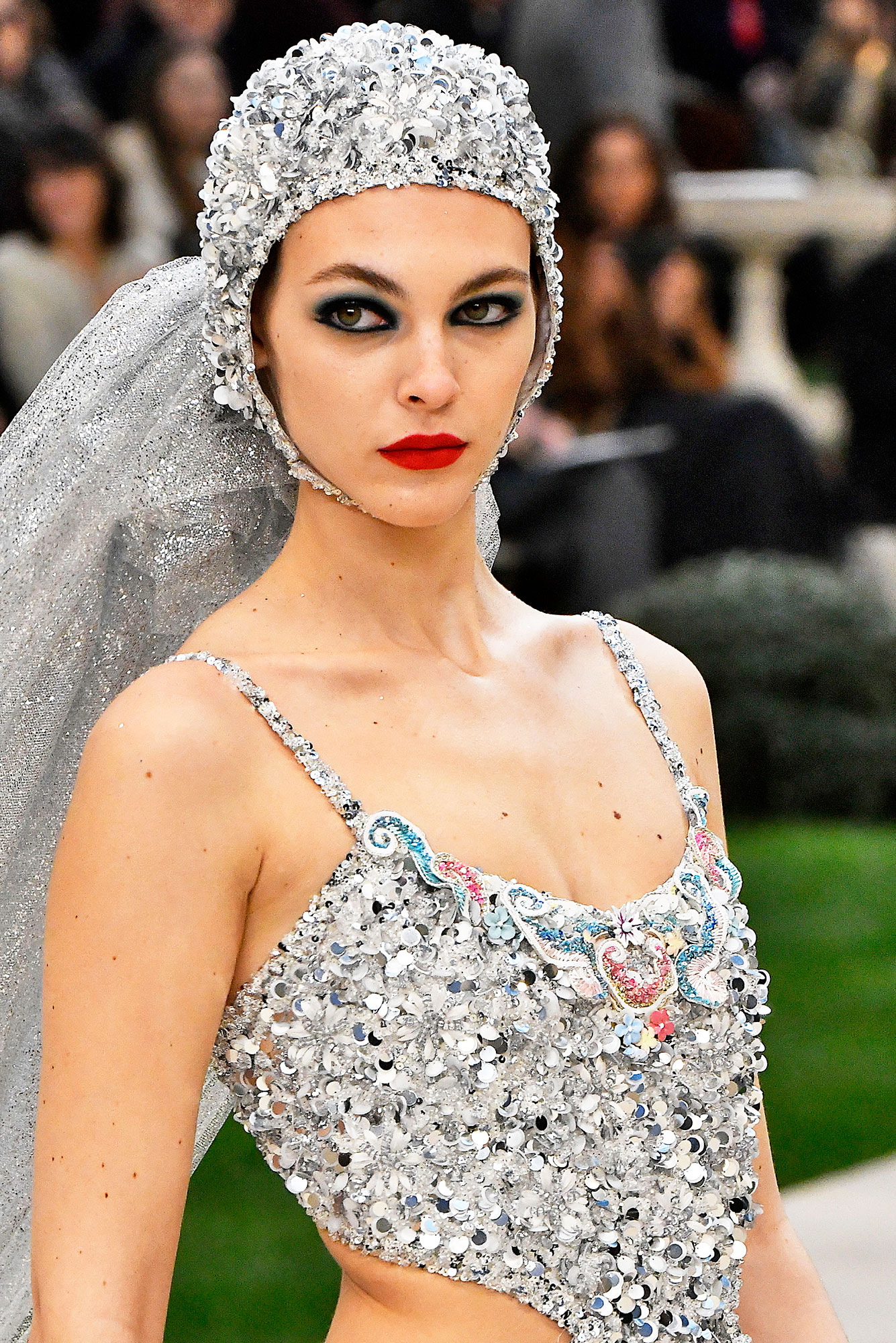 Chanel-Reinvents-the-Wedding-Dress-1.jpg
