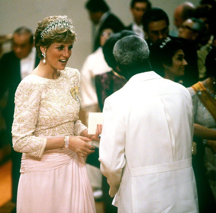 princess-diana-japan-earrings-z.jpg