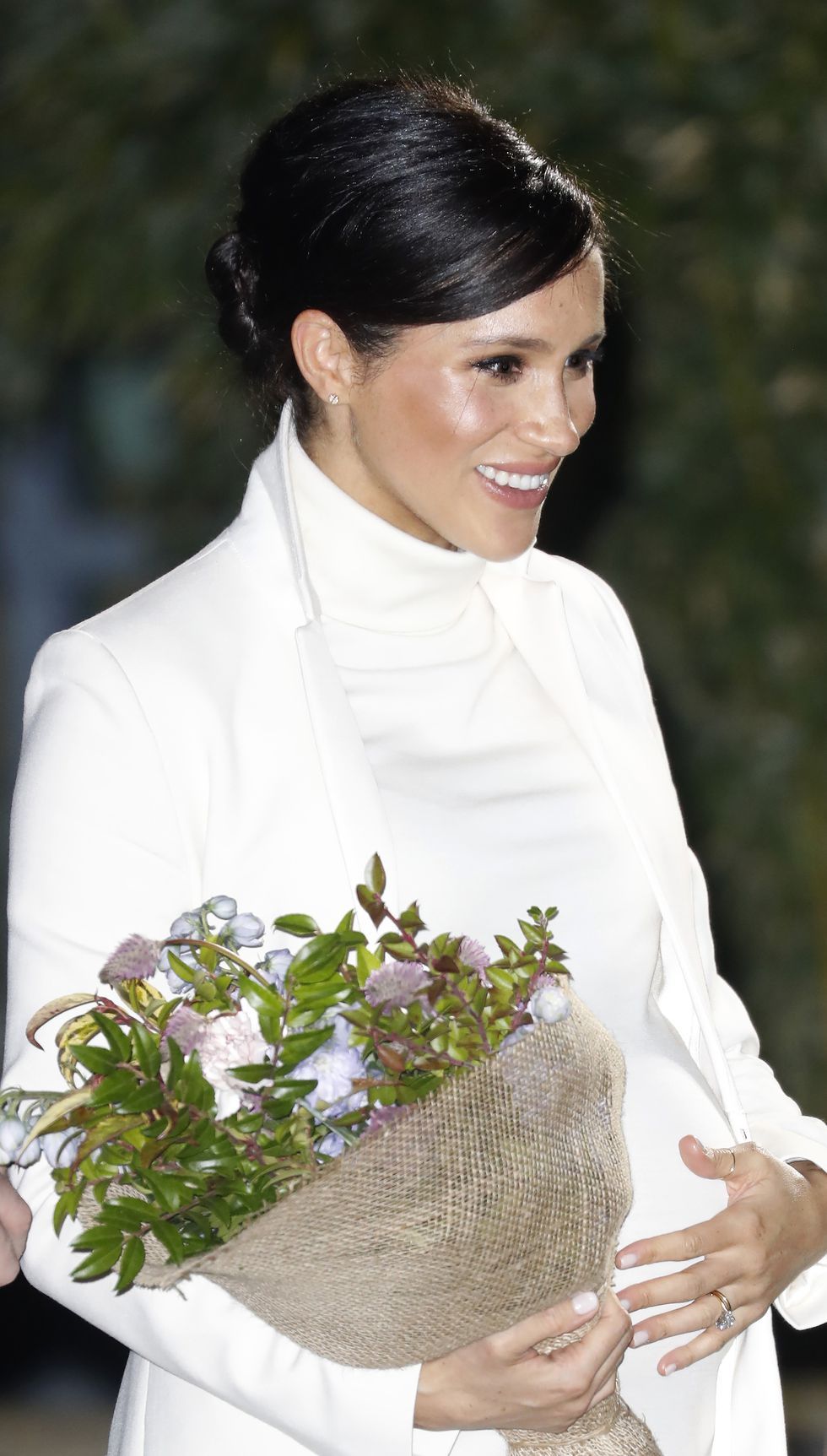 meghan-duchess-of-sussex-attends-a-gala-performance-of-the-news-photo-1129191244-1549998852.jpg