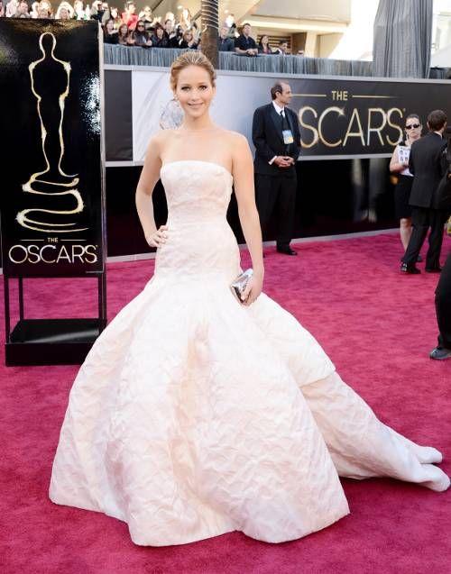 most-popular-oscars-dresses-of-all-time-277765-1550864677290-image.500x0c.jpg