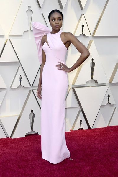 Kiki-Layne-Beale-Street-Vanity-Fair-Oscars-2019-Party-Red-Carpet-Fashion-Atelier-Versace-Tom-Lorenzo-Site-1.jpg