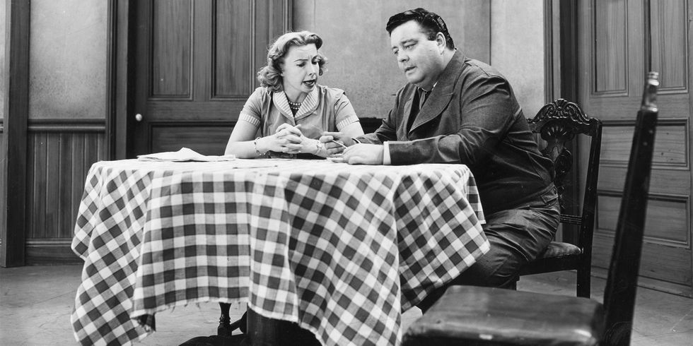 hbz-favorite-tv-couples-alice-and-ralph-the-honeymooners-gettyimages-474789098-1503523649.jpg