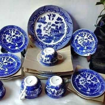 blue-willow-dinnerware-sets-blue-willow-dinnerware-sets-blue-willow-plates-vintage-nib-mint-complete-4-serving-set-pieces-flow-burleigh-blue-willow-dinner-set-blue-willow-china-sets.jpg