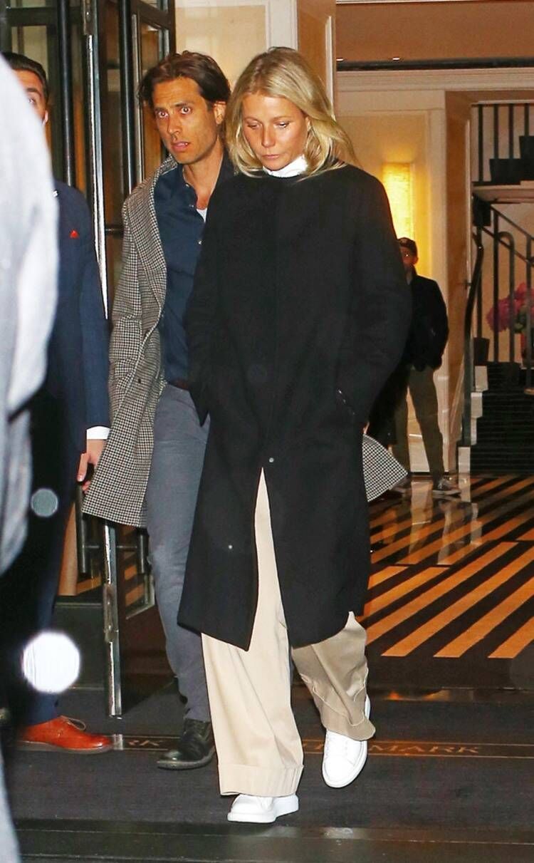 rs_634x1024-190505185418-634-gwyneth-paltrow-brad-falchuk-pre-met-gala-dinner-me-05519.jpg