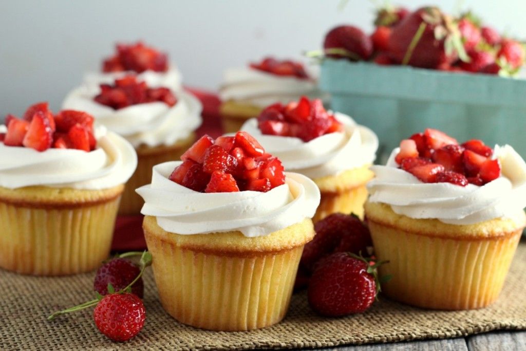 Strawberry-Shortcake-Cupcakes-2-1024x683.jpg