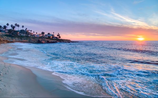 bigs-Sunset-at-Wipeout-Beach-La-Jolla-California-e1482282928458.jpg