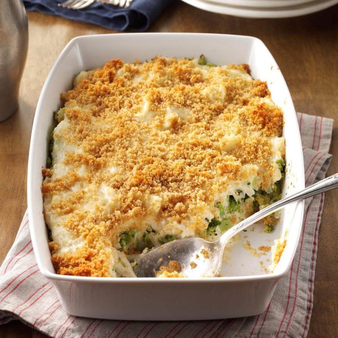 Hash-Brown-Broccoli-Bake_EXPS_THCA17_34476_C11_03_6b-1-696x696.jpg