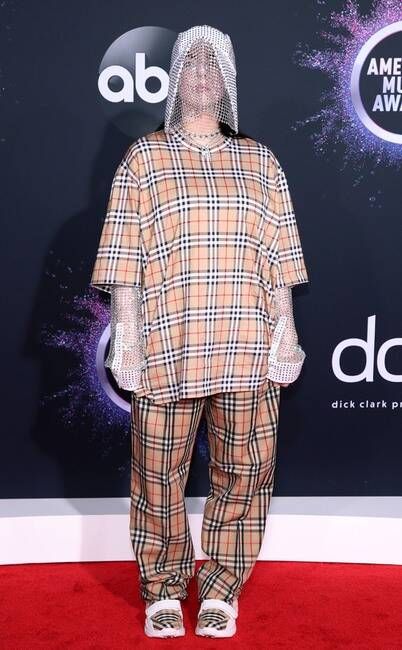 rs_634x1024-191124163044-634-billie-eilish-2019-AMAs-red-carpet-fashion.jpg