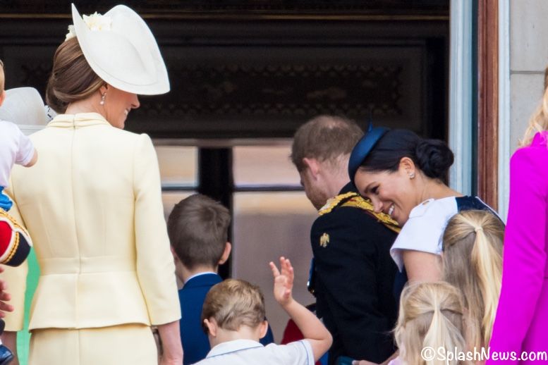 George-Waving-from-Behind-his-Back-Trooping-June-8-2019-Splash-777-x-520.jpg
