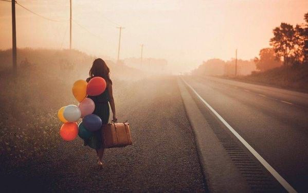 16222-road-balloons-sad-women-748x468.jpg