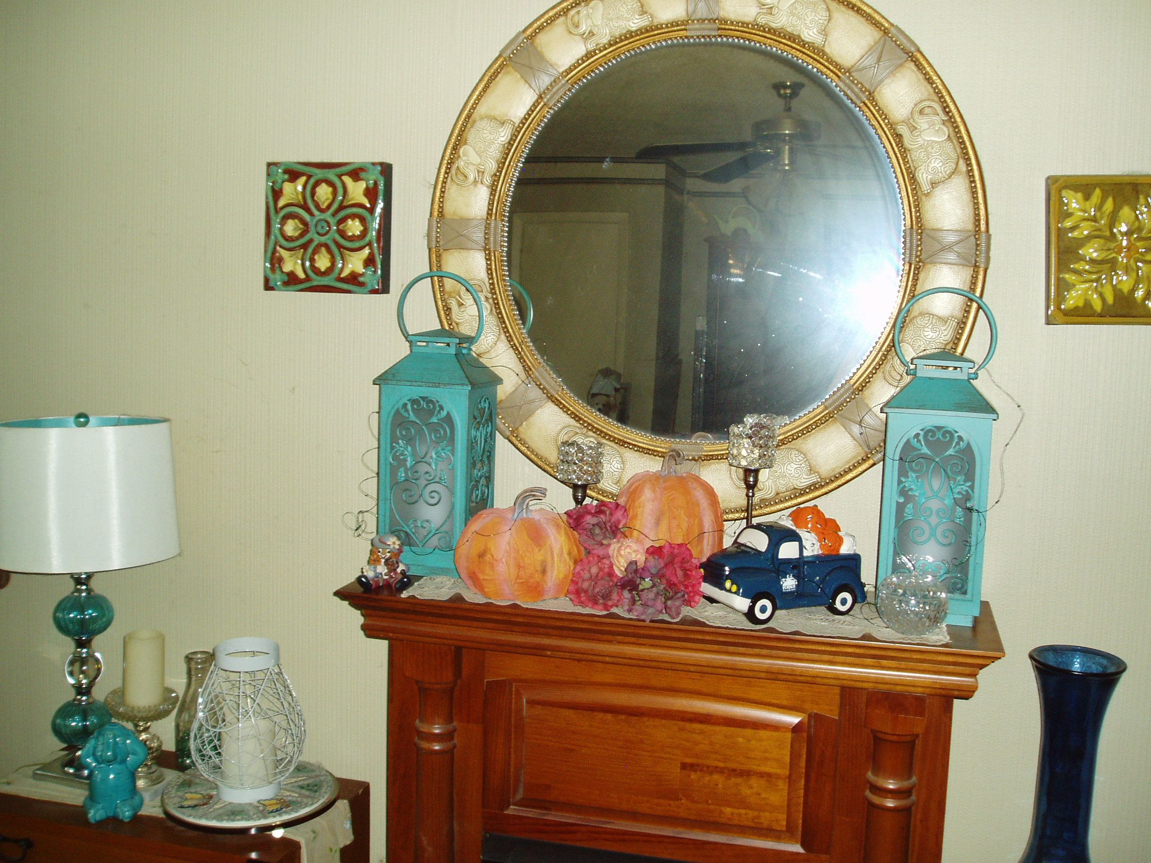 9-17-20 fall decor 009.JPG