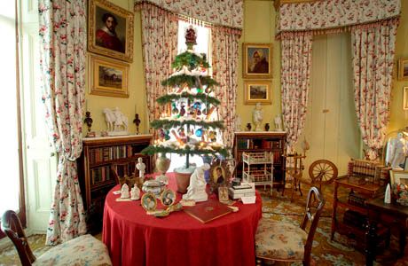 osbourne-house-christmas-decorations.jpg