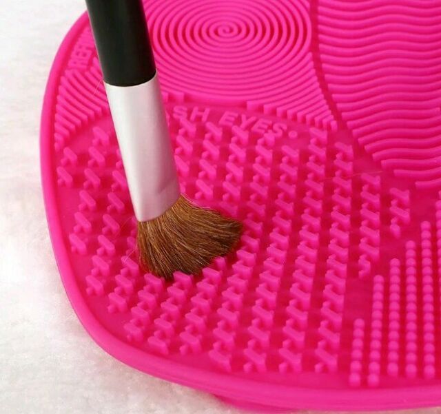 silicone makeup brush cleaner.jpg