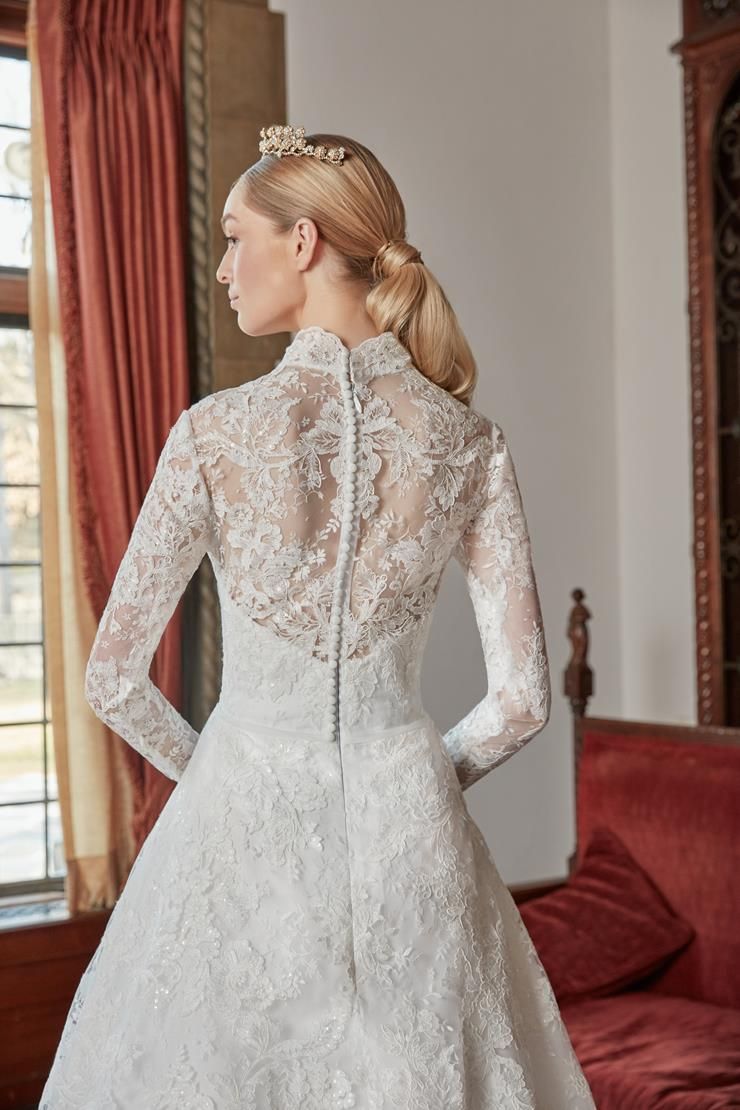 wedding dresses fit for a queen Lucas Box Cut Shirt X-Large
