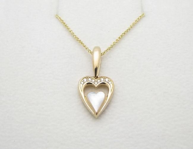 kabana-14k-gold-heart-mother-of-pearl-diamond-pendant_800x.jpg
