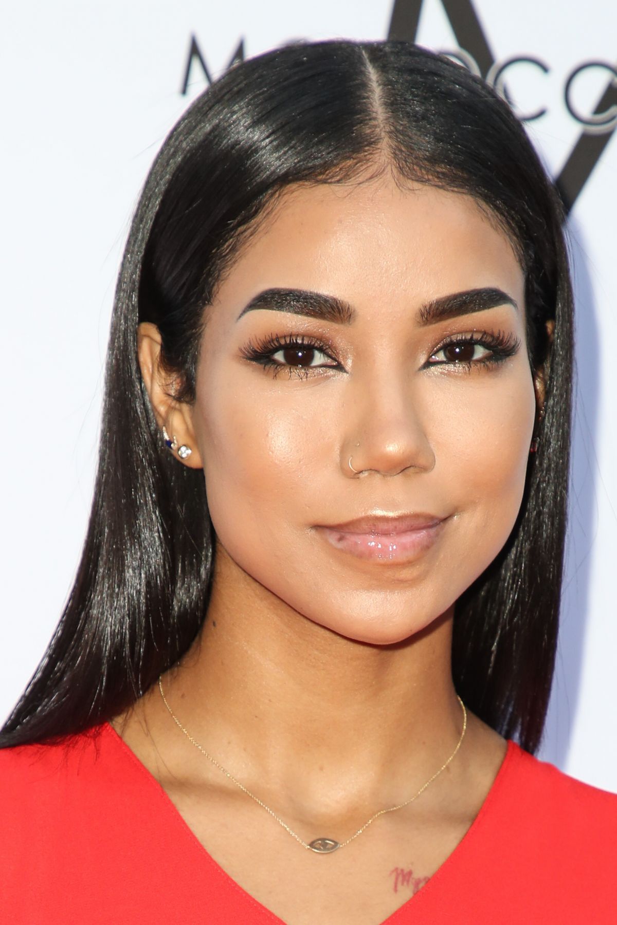 jhene-aiko-at-daily-front-row-fashion-awards-in-los-angeles-04-08-2018-7.jpg