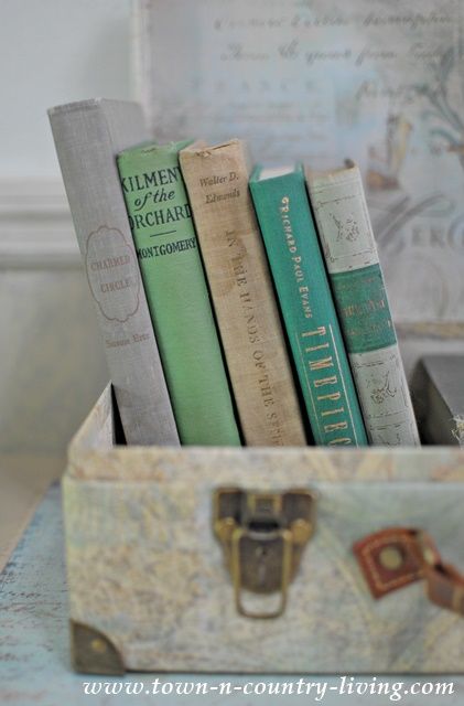 Vintage-Books-Desk-Vignette.jpg