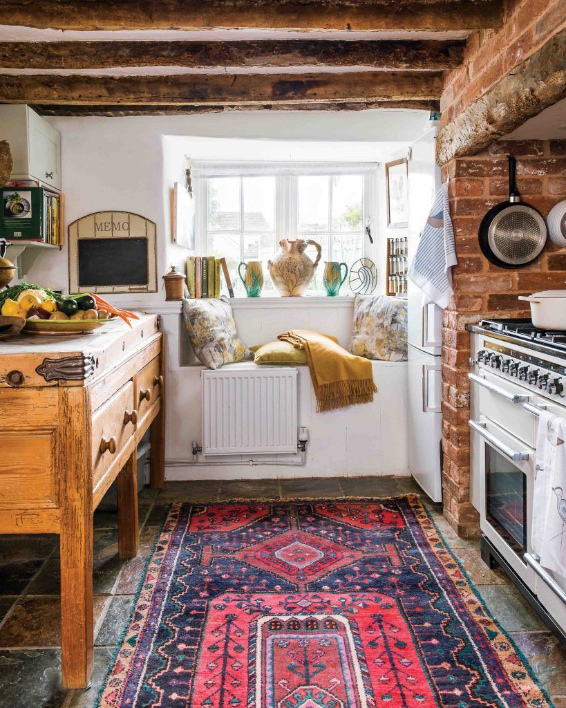 English-Cottage-Preview-Charming-Kitchen-Rug-819x1024.jpg