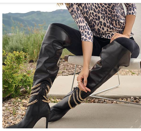LORRAINECHAINBOOTS.png