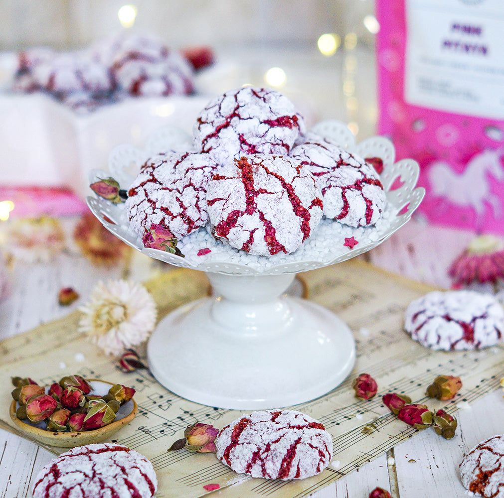 Xmas_Pitaya_Amaretti_Cookies_Resized.jpg