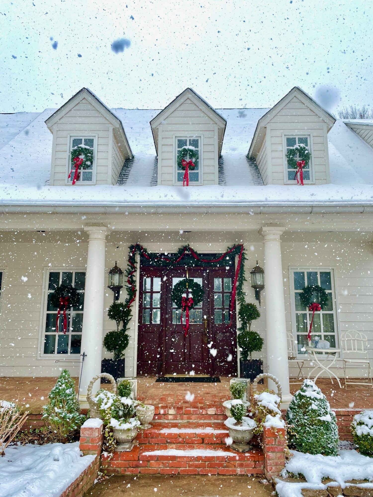 southern-living-spec-home-christmas-decorations.jpg