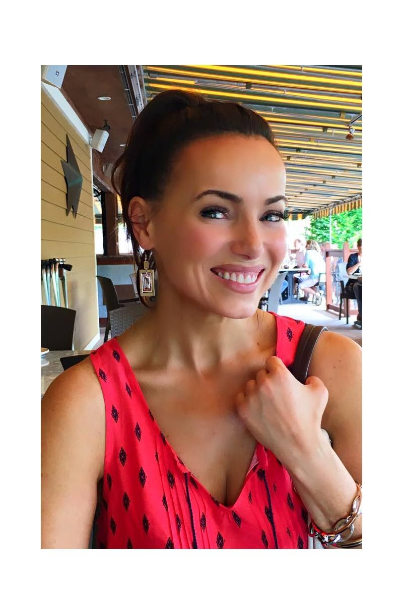 lisa-white-earring (1).jpg