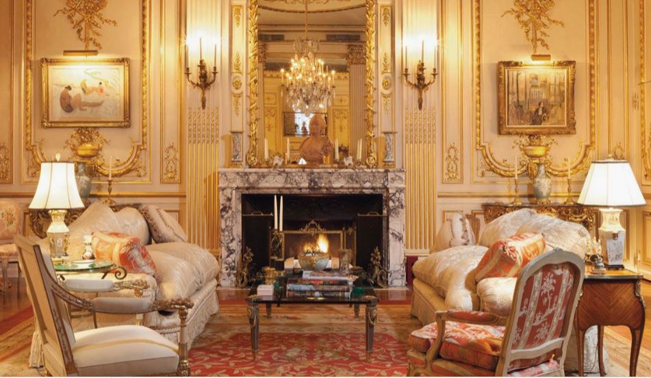 Christie's - Living Room.JPG