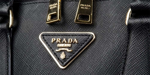 prada-saffiano