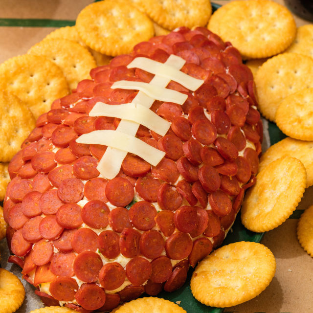 square-1474993241-delish-pepperoni-football-2.jpg