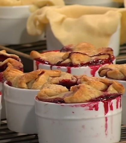 2017_05_07_13_57_10_42_How_to_Make_Blackberry_Cobbler_P._Allen_Smith_Cooking_Classics_YouTube.jpg